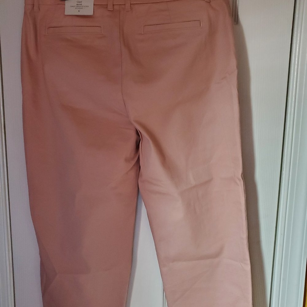 Mid Rise Capri's - Picture 2 of 2